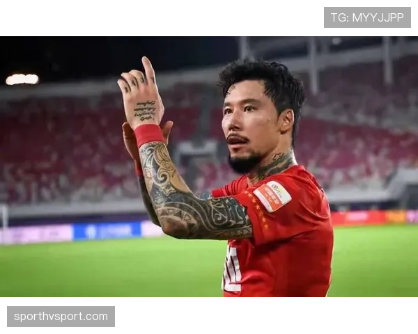 张琳芃这训练完直接拎着蛋白粉去接孩子，自律得让人无语